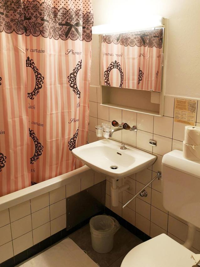 Zak Neuhausen Hostel Neuhausen Am Rheinfall Kültér fotó