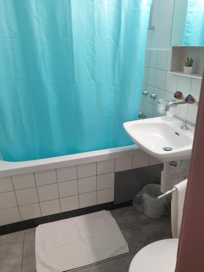 Zak Neuhausen Hostel Neuhausen Am Rheinfall Kültér fotó