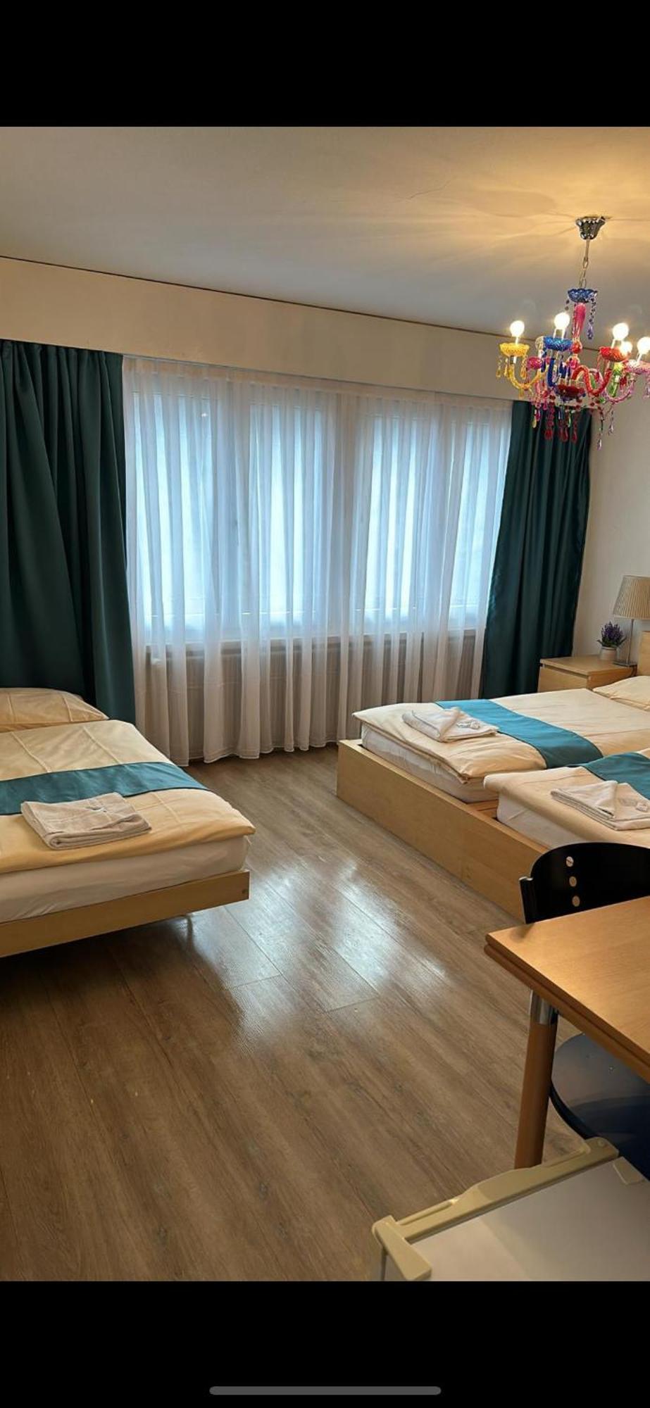 Zak Neuhausen Hostel Neuhausen Am Rheinfall Kültér fotó