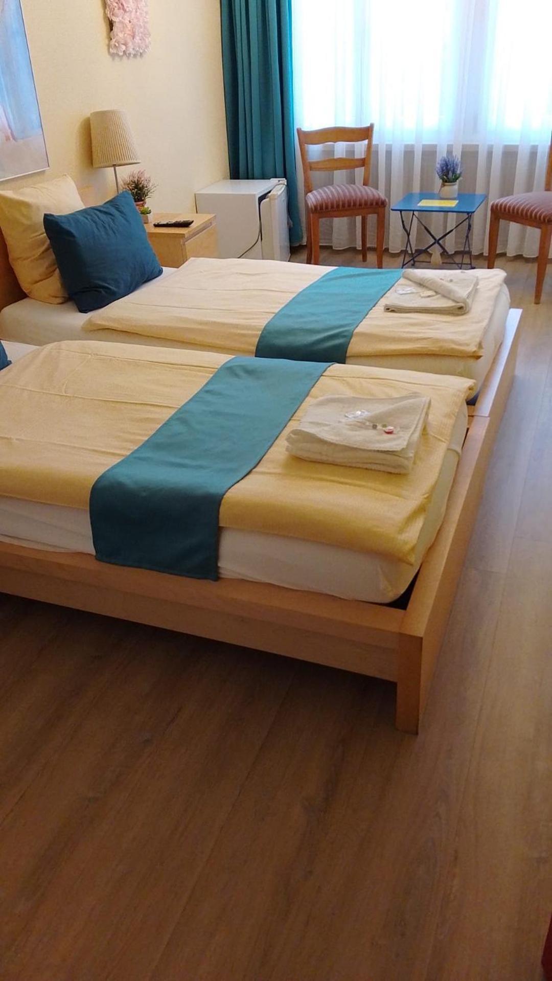 Zak Neuhausen Hostel Neuhausen Am Rheinfall Kültér fotó