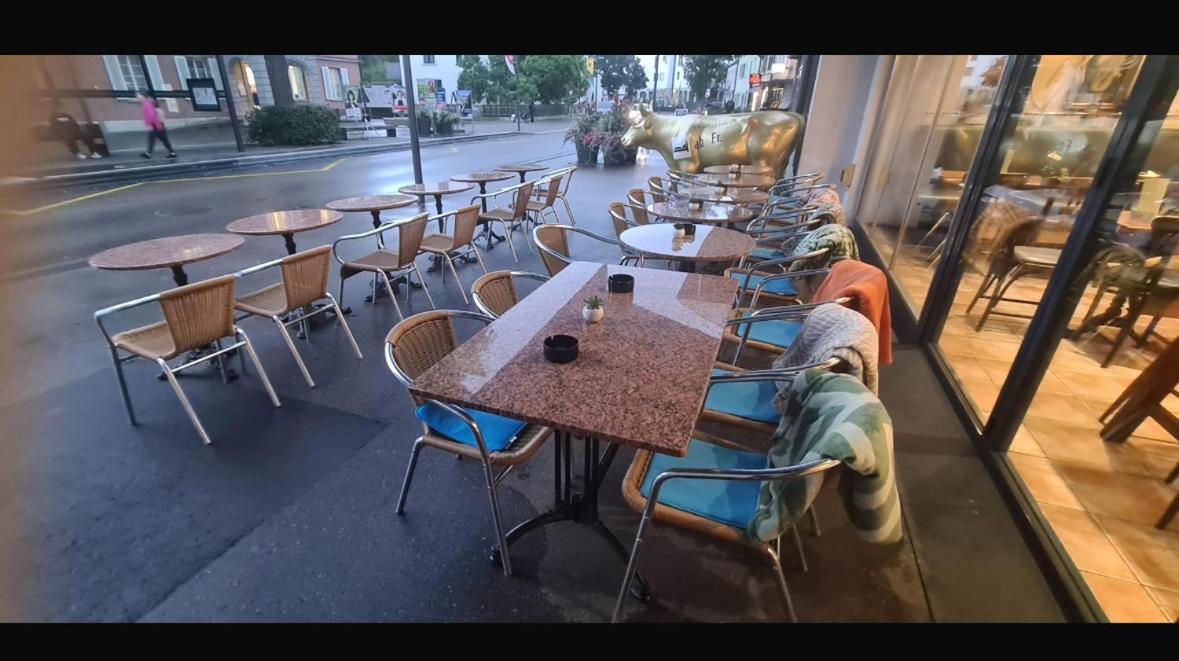 Zak Neuhausen Hostel Neuhausen Am Rheinfall Kültér fotó