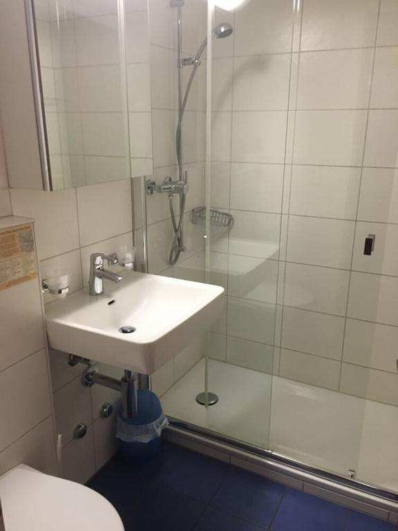 Zak Neuhausen Hostel Neuhausen Am Rheinfall Kültér fotó