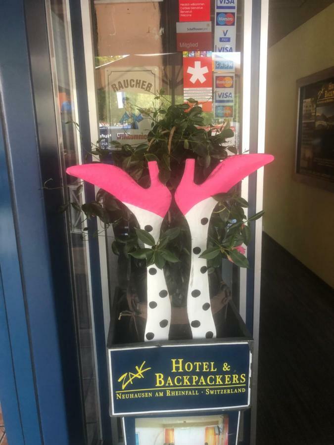 Zak Neuhausen Hostel Neuhausen Am Rheinfall Kültér fotó